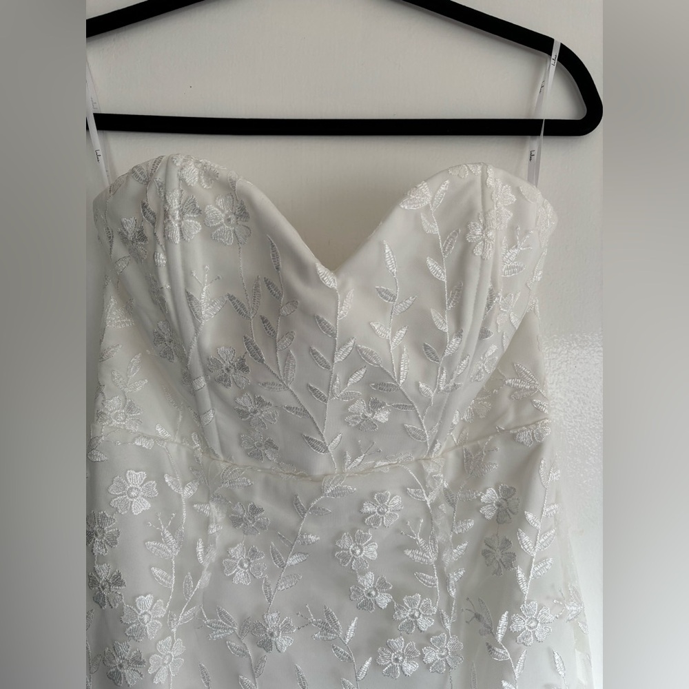 Exquisite Sensation White Embroidered Strapless Mini Dress Size medium